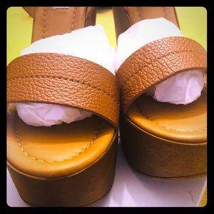 💗NWT💗 STEVE MADDEN WEDGE SANDAL